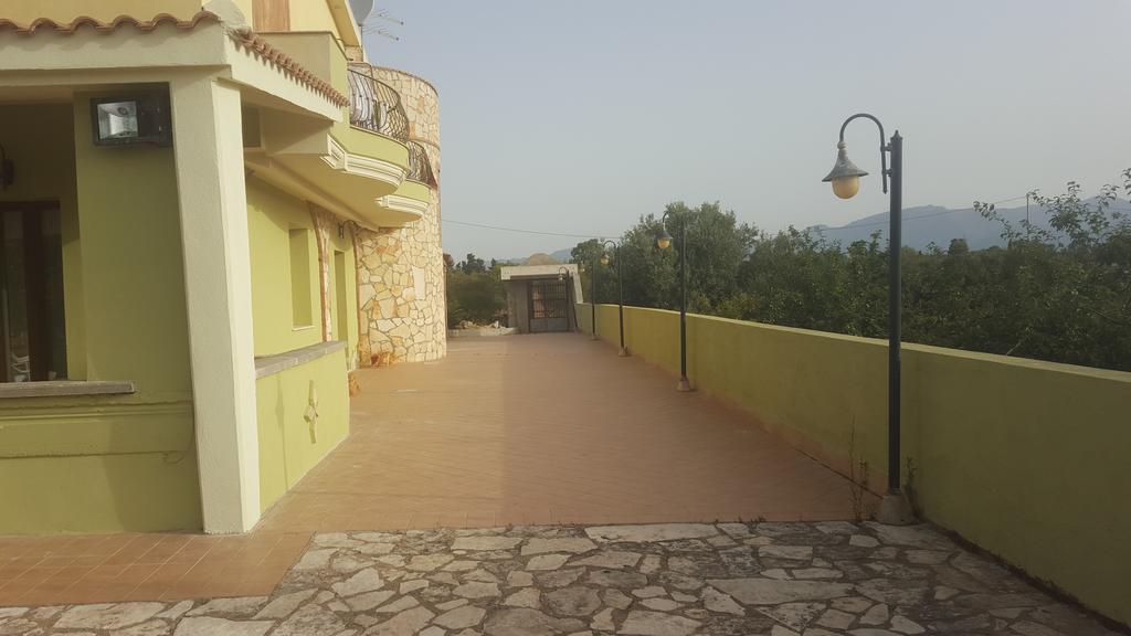 Villa Renzo E Lucia Sant Isidoro  Buitenkant foto