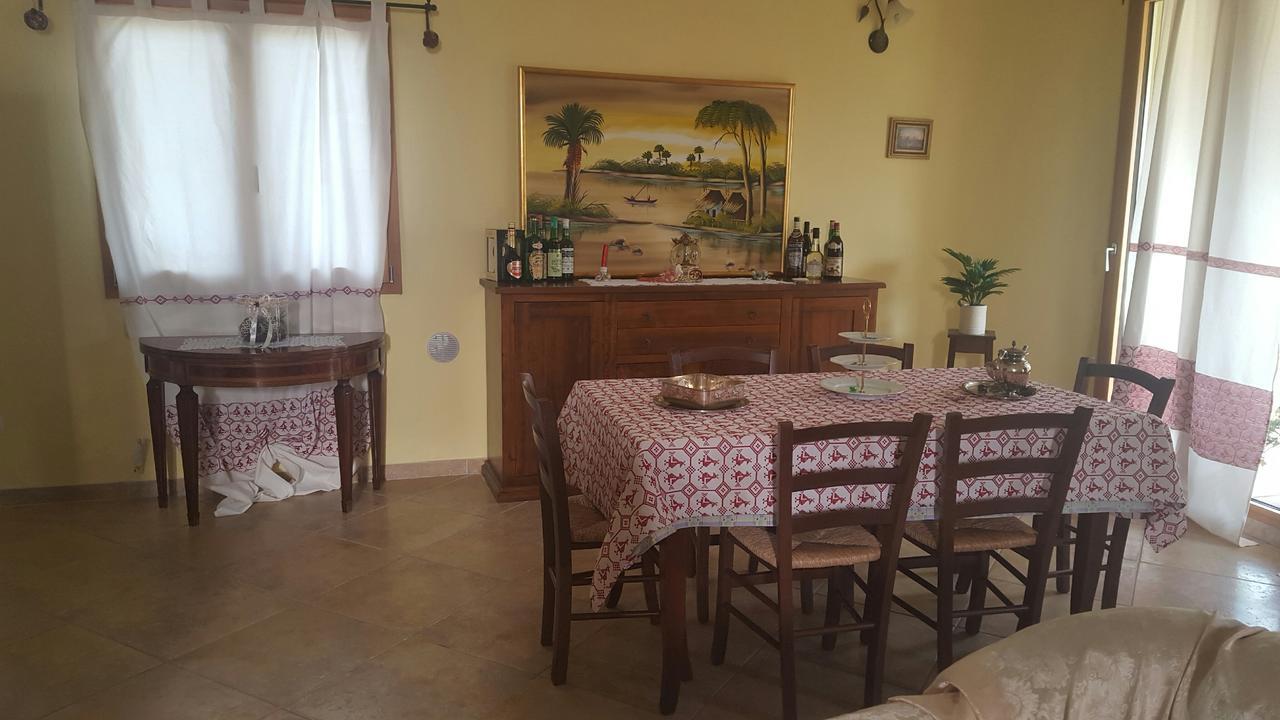 Villa Renzo E Lucia Sant Isidoro  Buitenkant foto