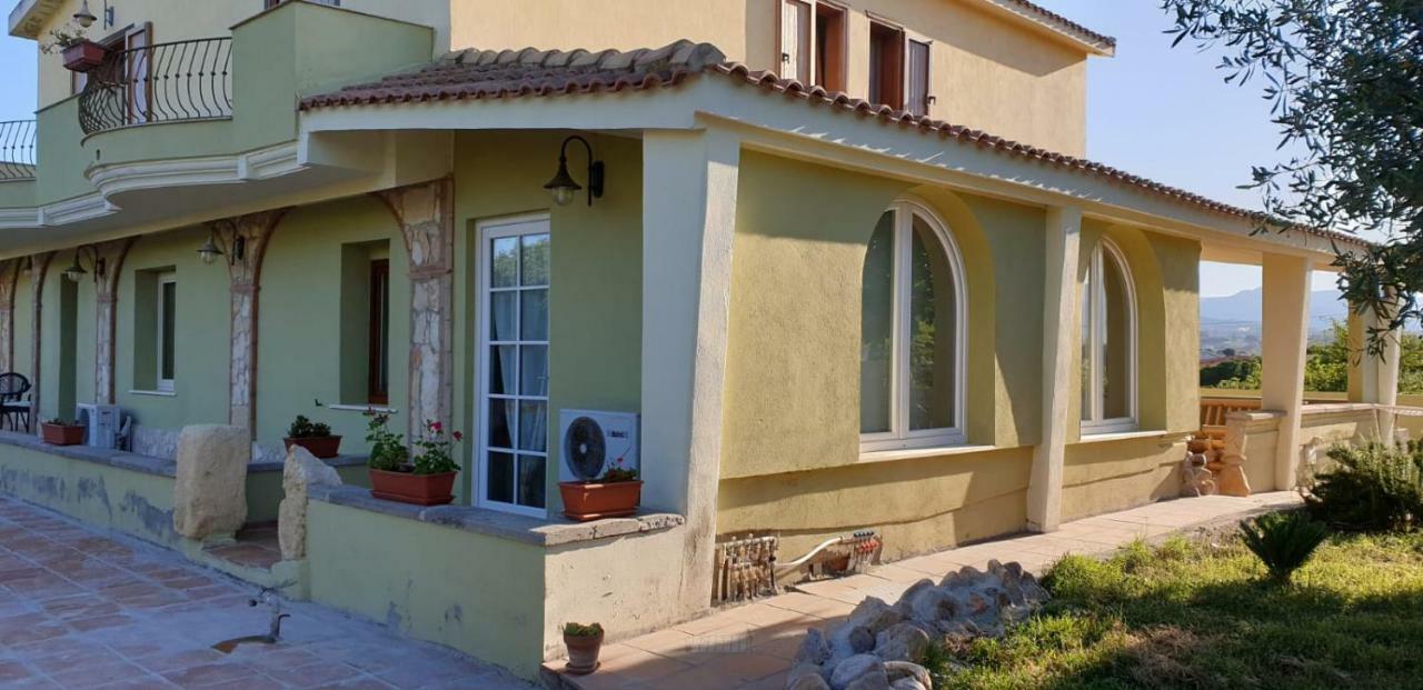 Villa Renzo E Lucia Sant Isidoro  Buitenkant foto