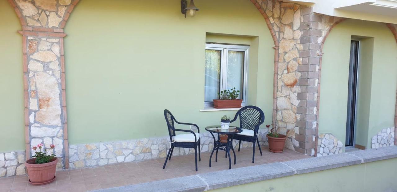 Villa Renzo E Lucia Sant Isidoro  Buitenkant foto