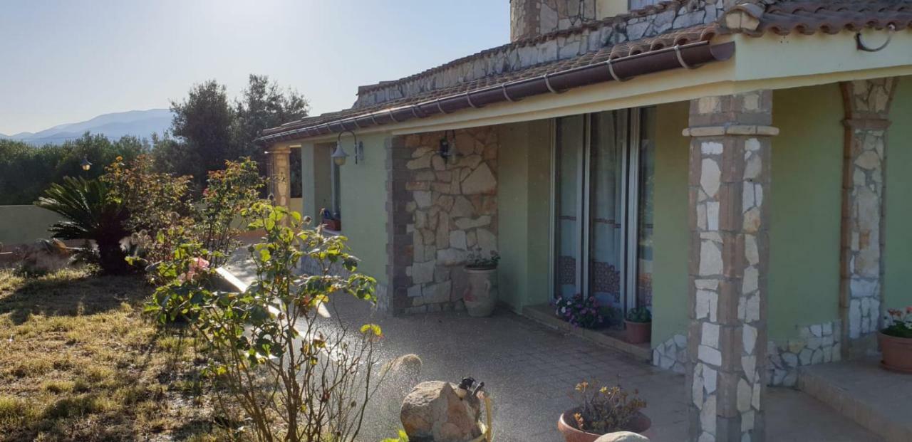 Villa Renzo E Lucia Sant Isidoro  Buitenkant foto